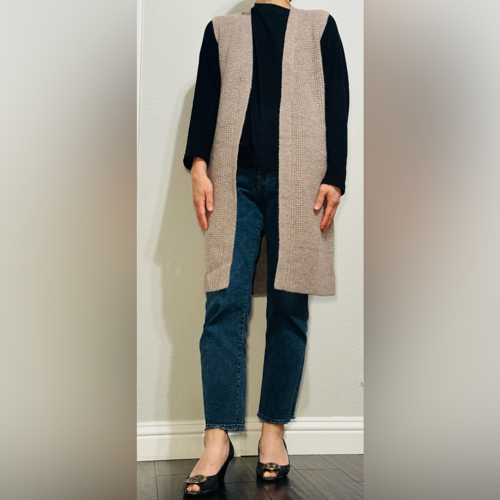 Max Studio Cardigan Sweater Med Merino Wool Blend Tan Open Front Sleeveless Vest